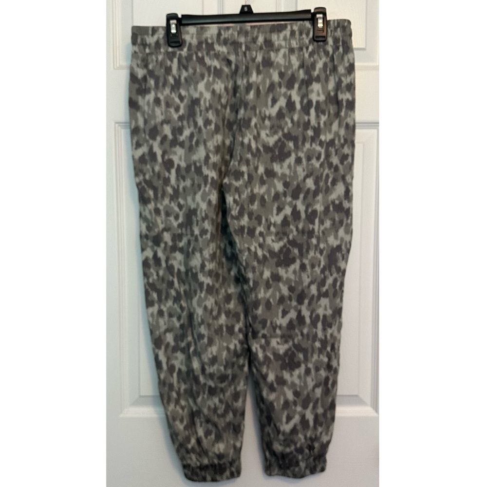 🌸CLOTH & STONE* Anthropologie Animal Print Jogger Pants - Picture 3 of 10